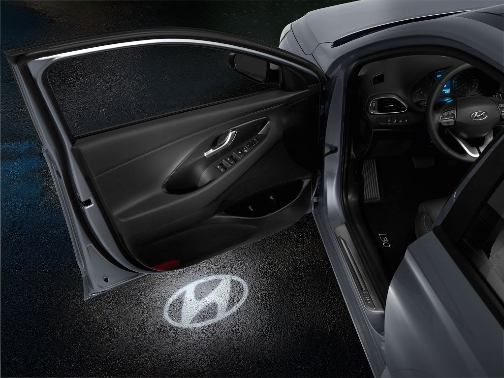 Hyundai LED Türprojektoren mit Hyundai Logo